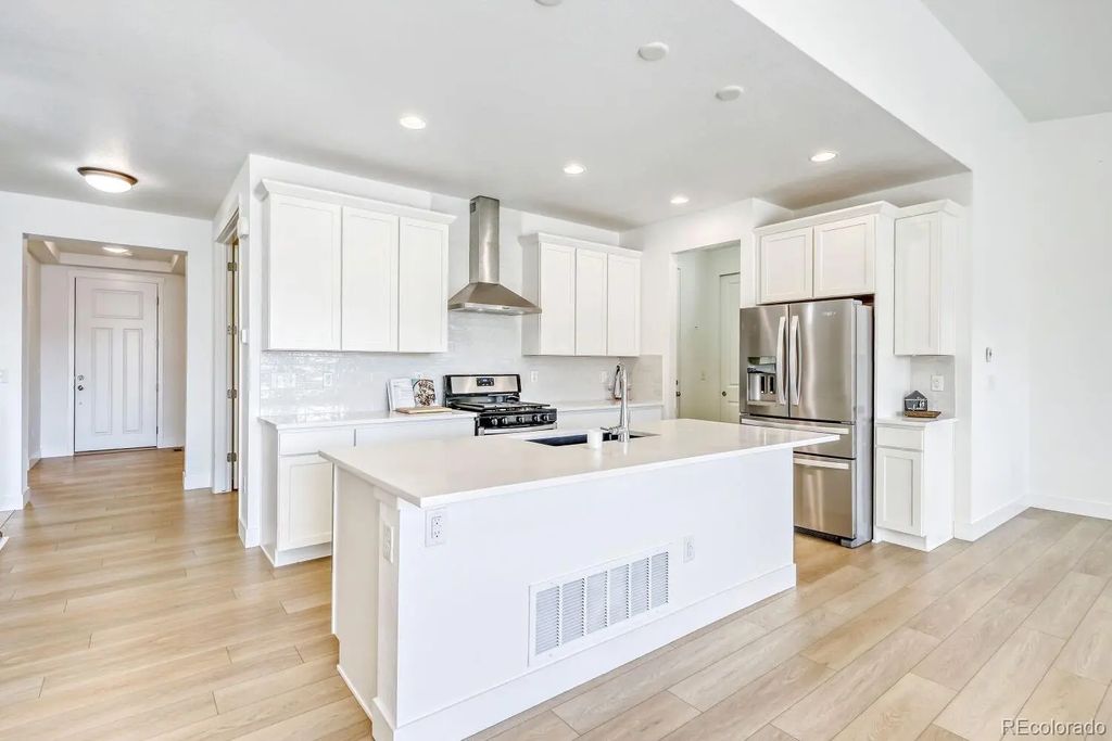 6680 Sea Oats Drive, Parker