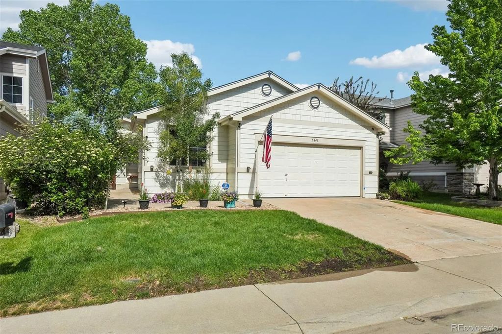 5943 S Waco Court, Aurora