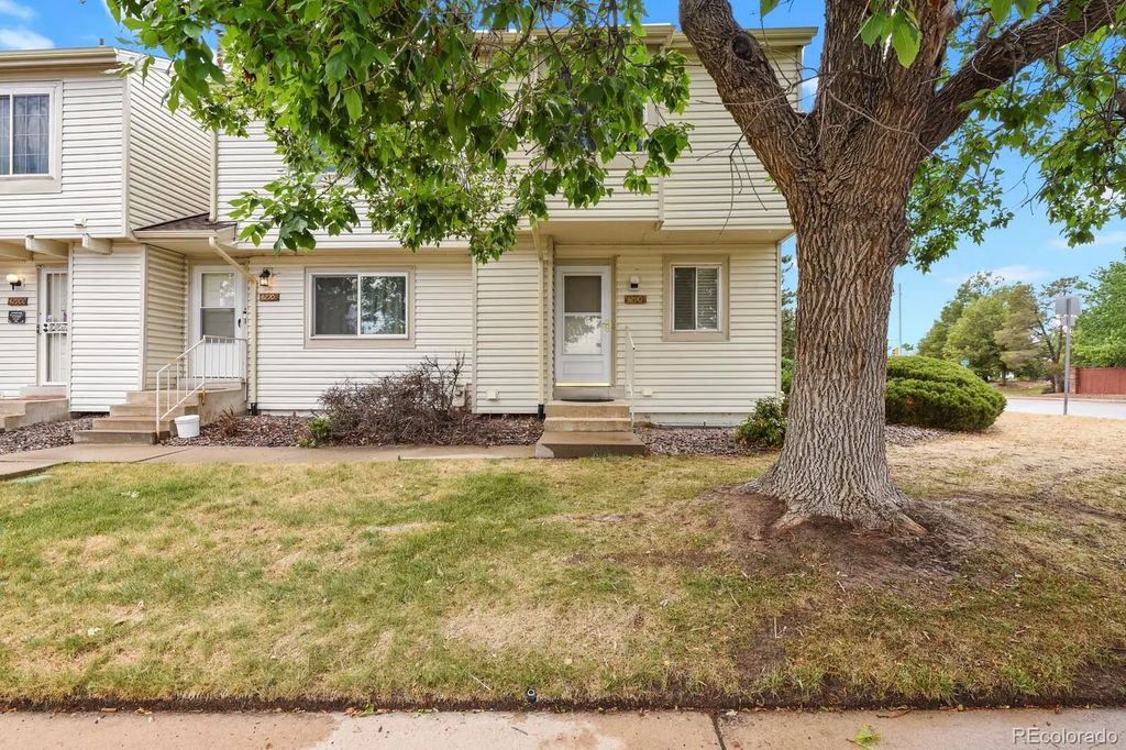 4290 S Mobile Circle A, Aurora