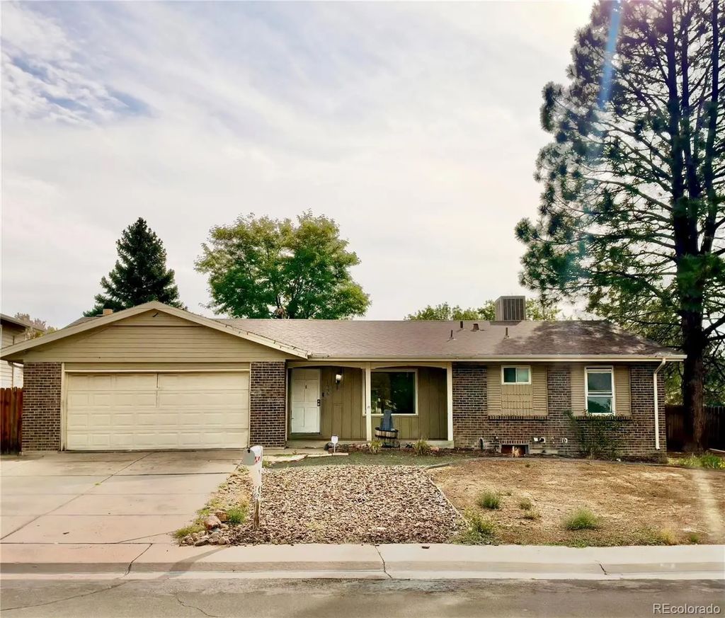 1996 S Olathe Street, Aurora