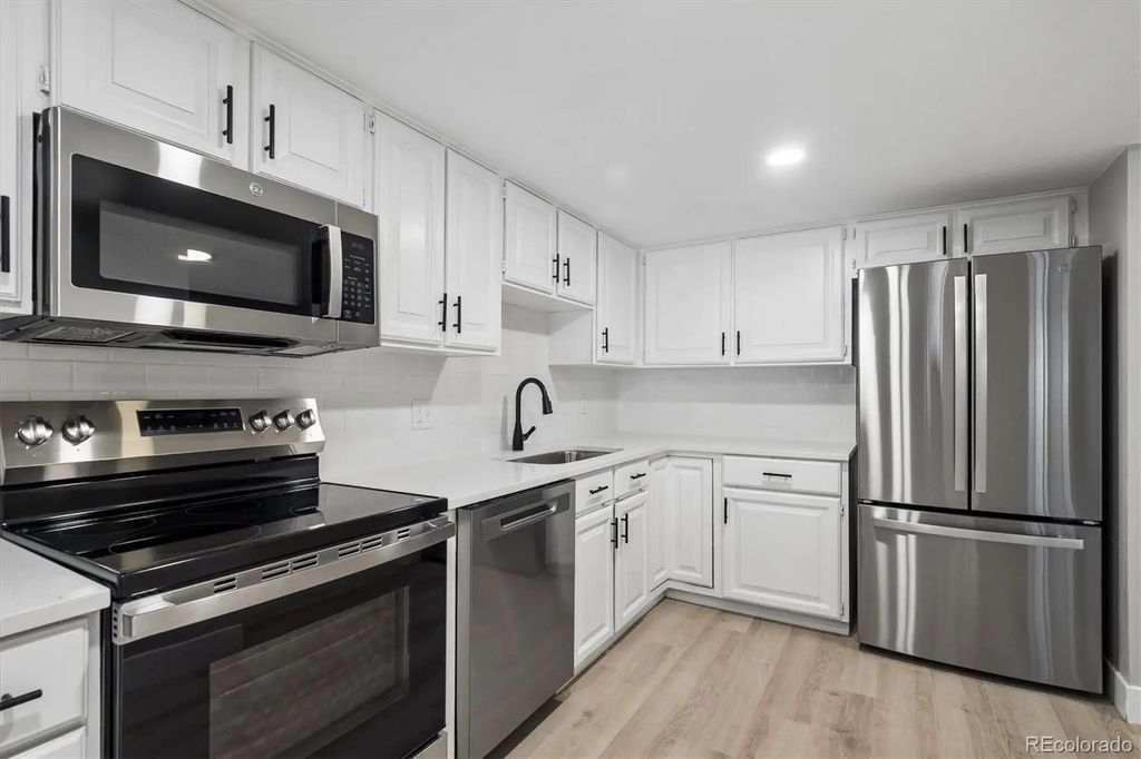 13901 E Marina Drive 102, Aurora