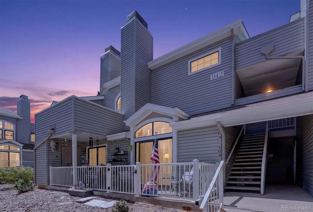 942 S Walden Street 204, Aurora