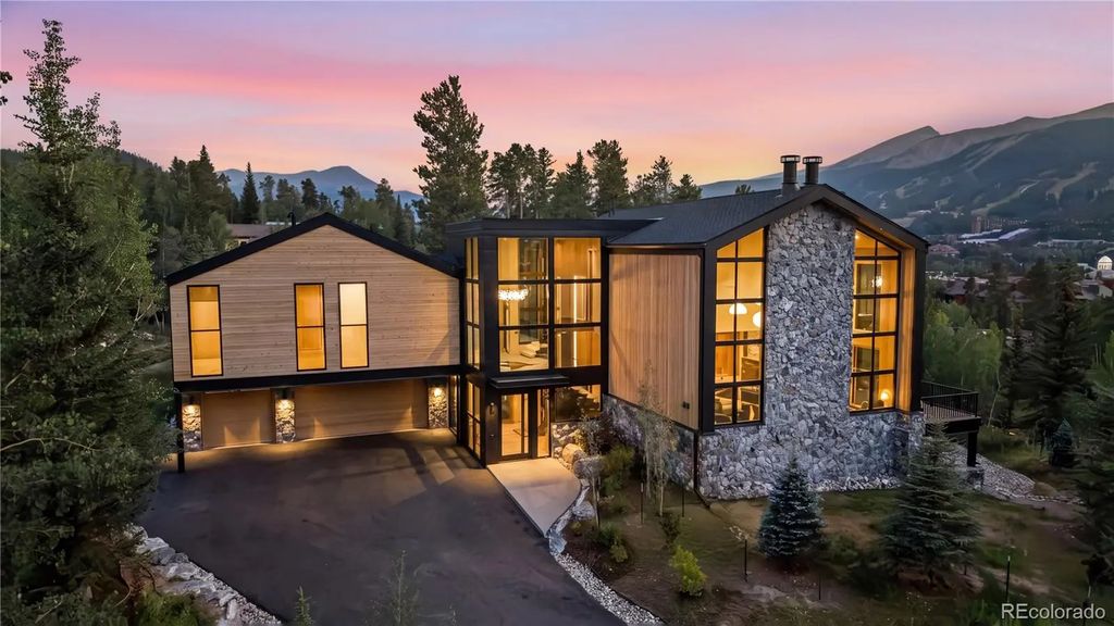 212 Wellington Road, Breckenridge