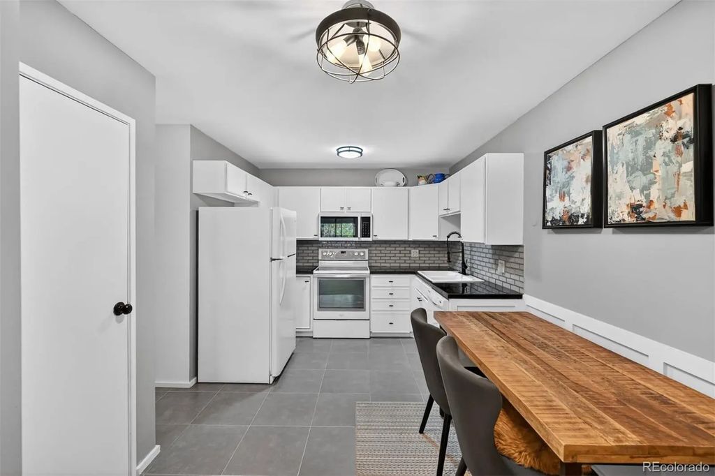 3184 S Heather Gardens Way 408, Aurora