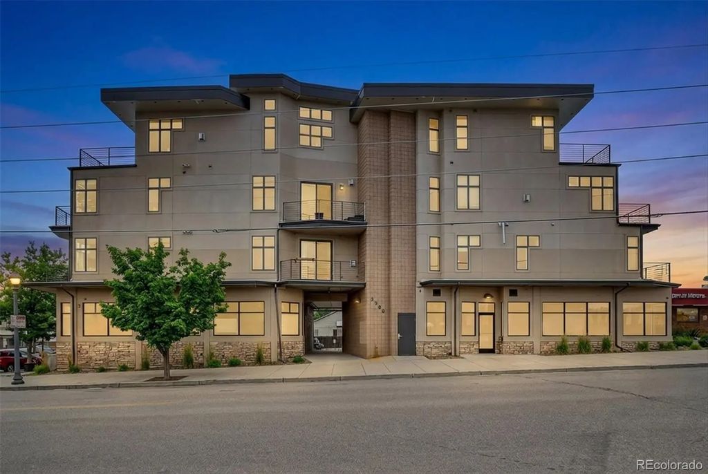 2900 W 44th Avenue 201, Denver