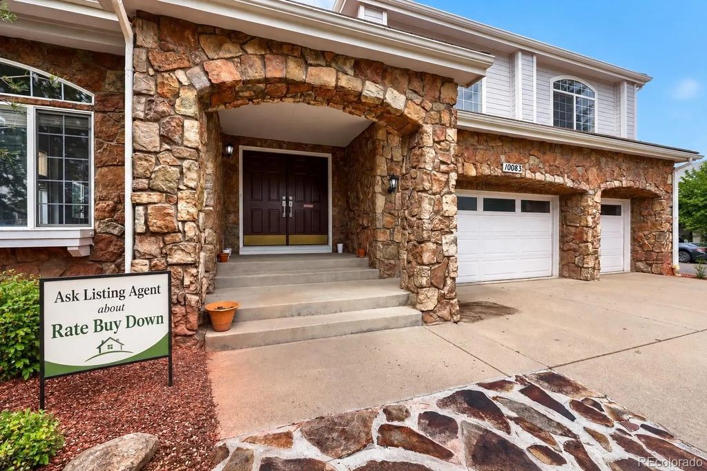 10083 Charissglen Court, Highlands Ranch