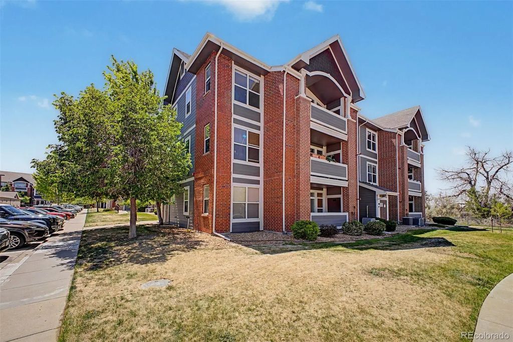 14323 E 1st Drive 302, Aurora