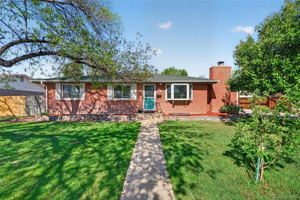 5071 S Irving Street, Englewood