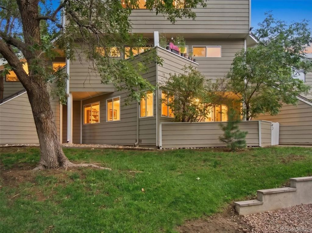 12484 W Nevada Place 105, Lakewood