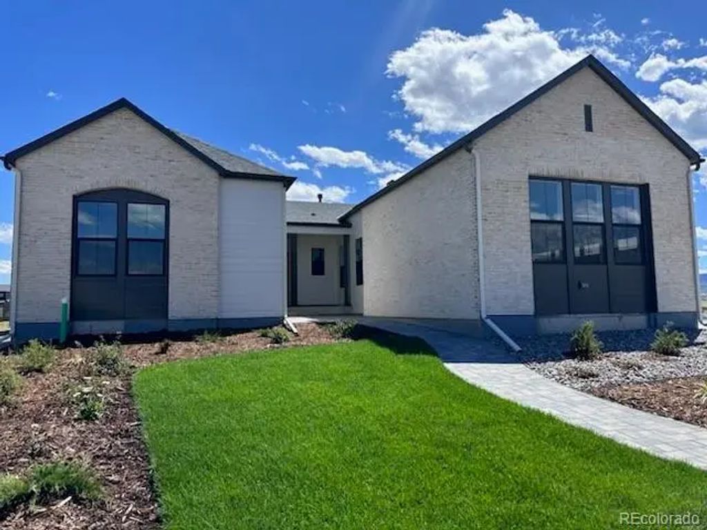 8330 Simla Way, Littleton