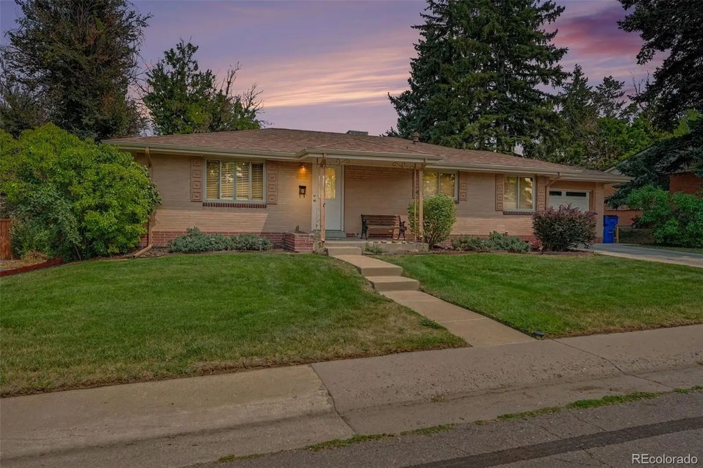 6644 S Penrose Court, Centennial