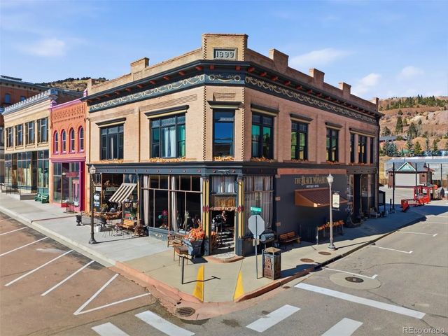 301 Victor Avenue, Victor