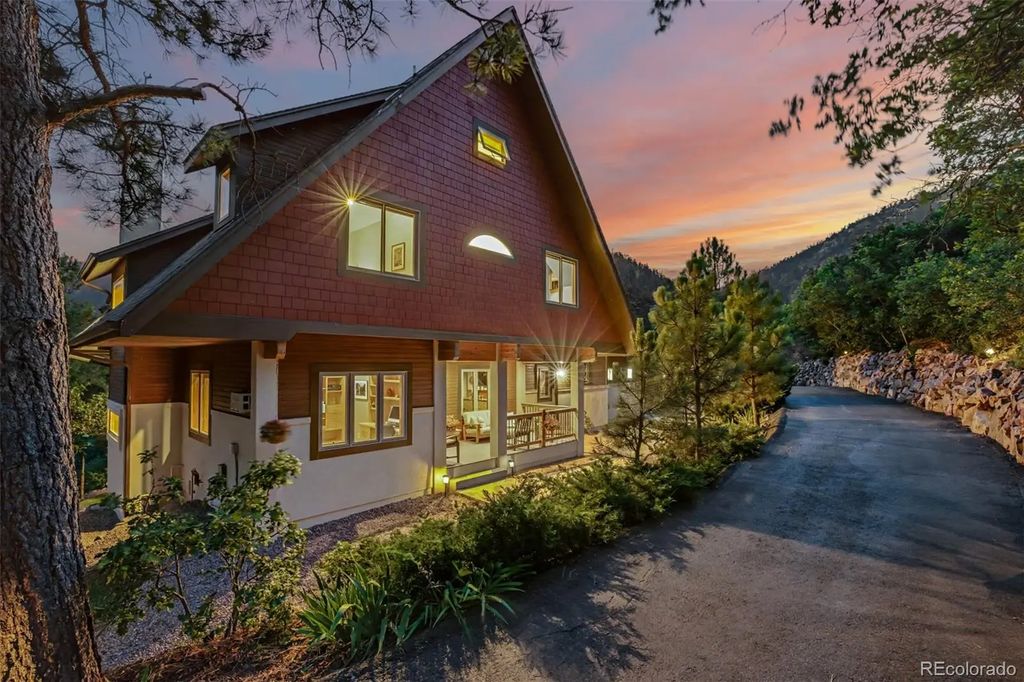 400 Valley Crescent Street, Palmer Lake