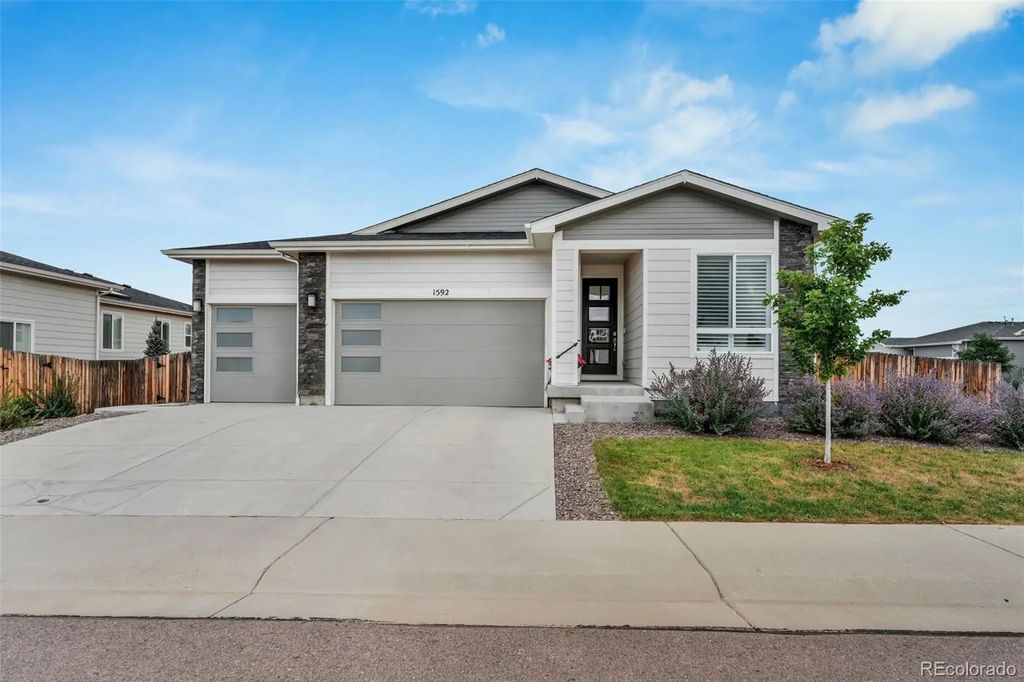 1592 Maggie Mae Lane, Castle Rock
