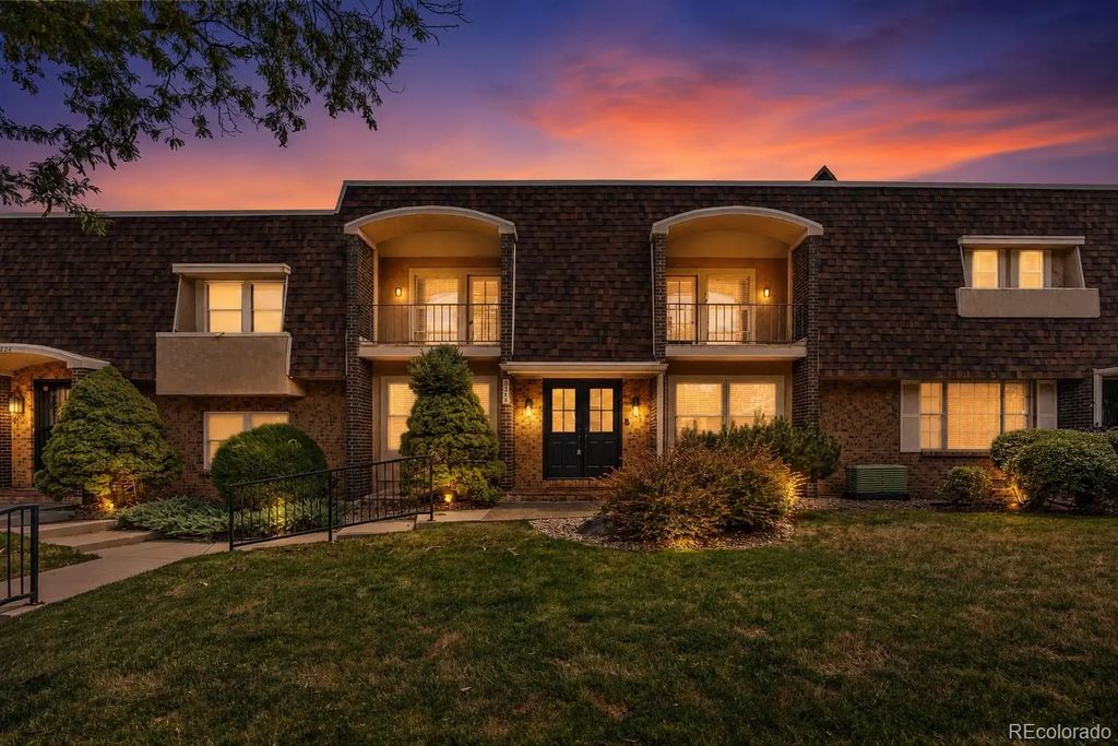 3226 S Oneida Way, Denver