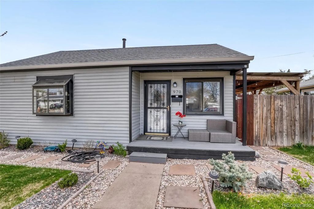 970 Nile Street, Aurora