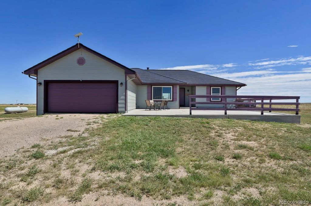 65303 E Kettle Lane, Byers