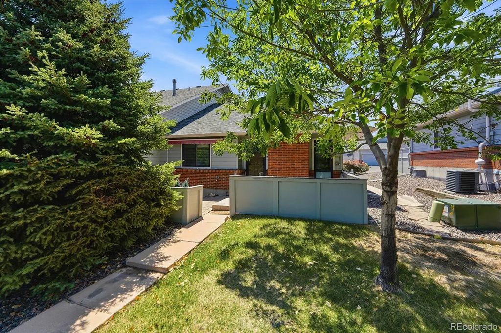 3148 E Long Circle, Centennial