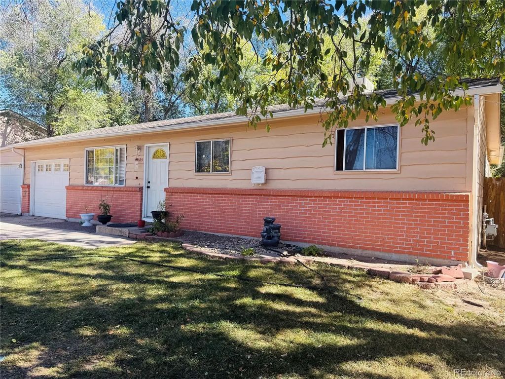 4485 Carolyn, Colorado Springs