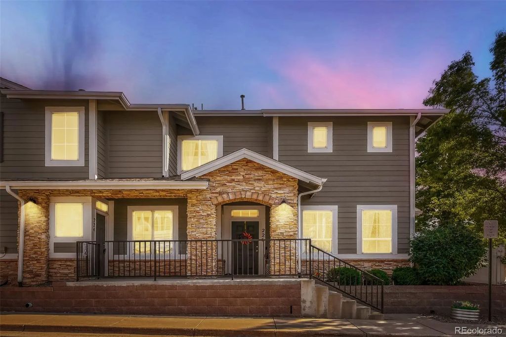 226 Whitehaven Circle, Littleton