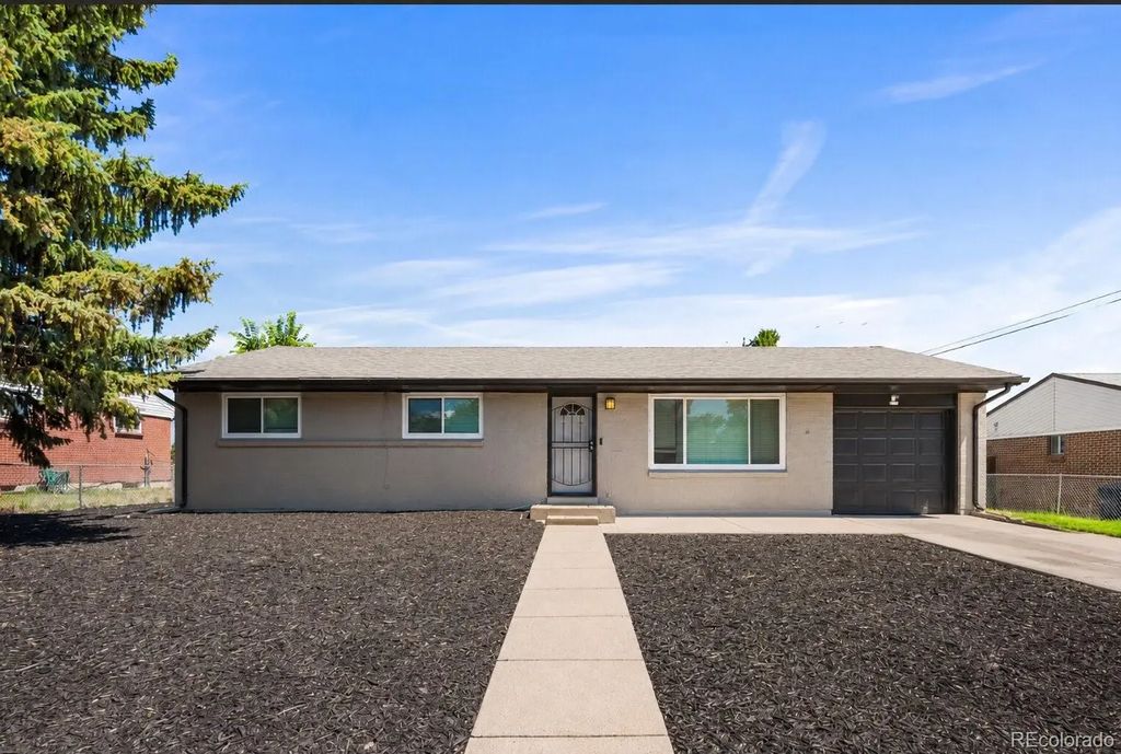 12445 E 6th Place, Aurora