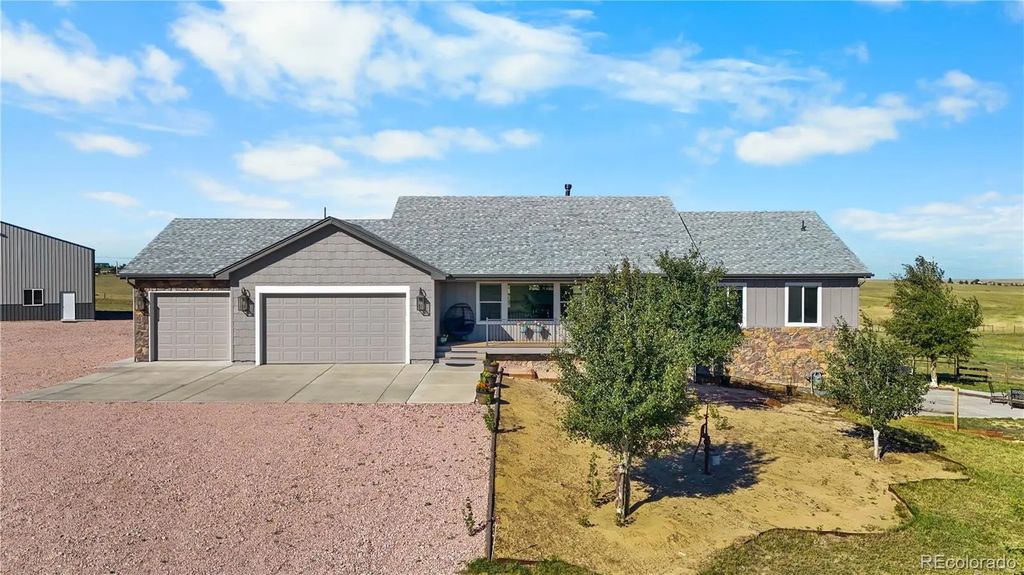 6957 Black Forest Drive, Elizabeth