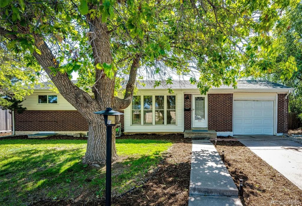 6724 S Ash Way, Centennial
