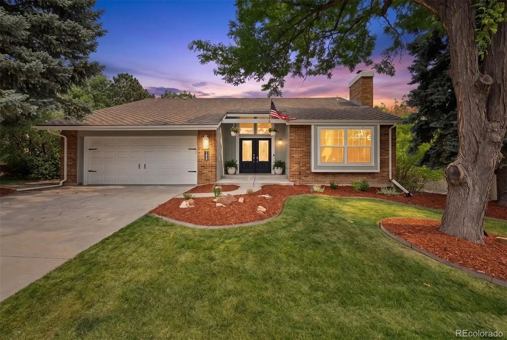 7626 S Willow Way, Centennial