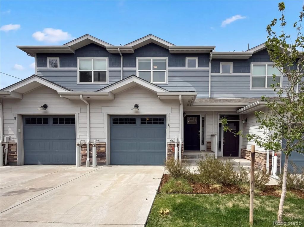 1046 Oak Circle, Denver