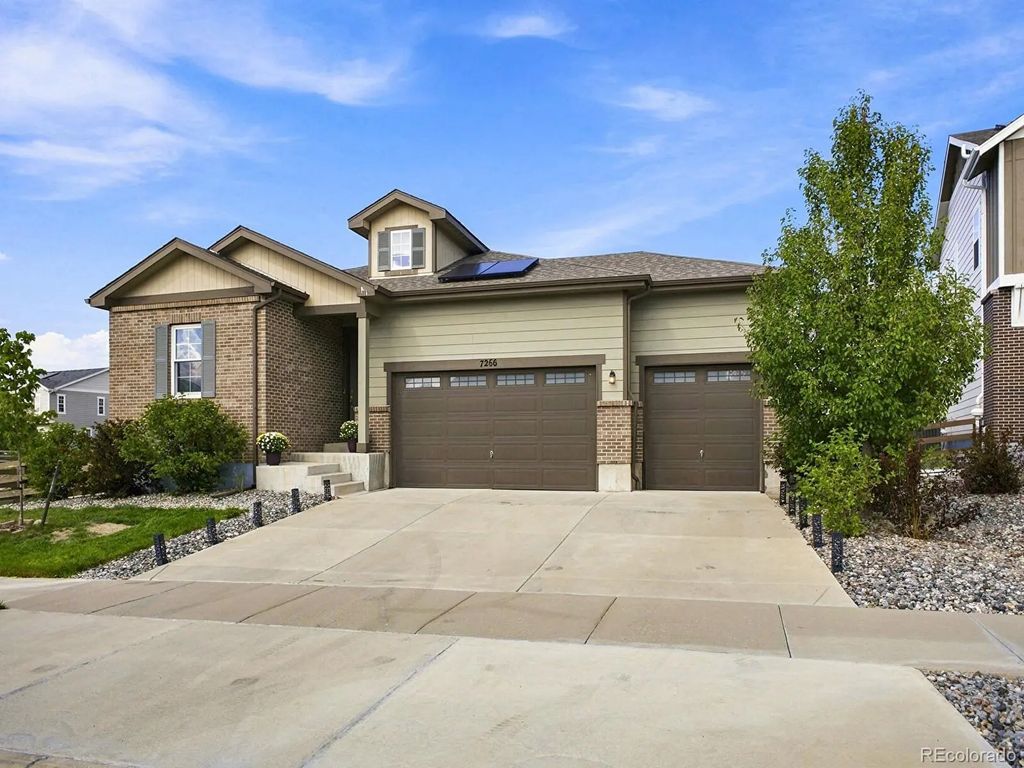 7266 S Robertsdale Way, Aurora