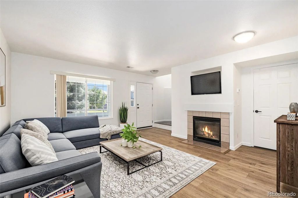 1366 S Danube Way 103, Aurora