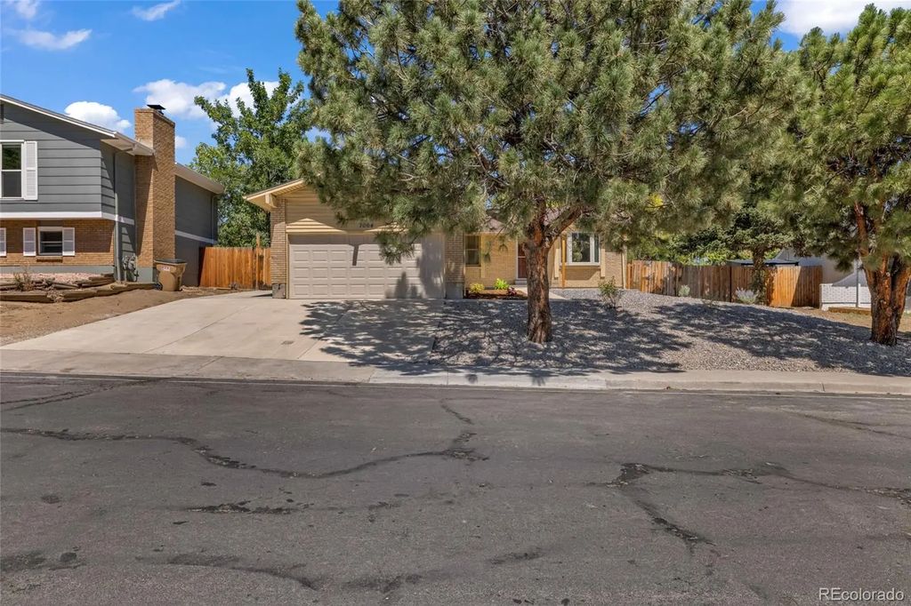 7064 Yates Street, Westminster