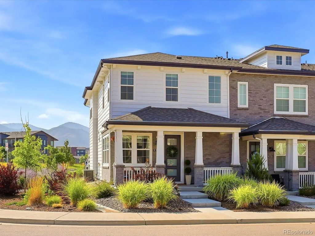 9719 Browns Peak Circle, Littleton