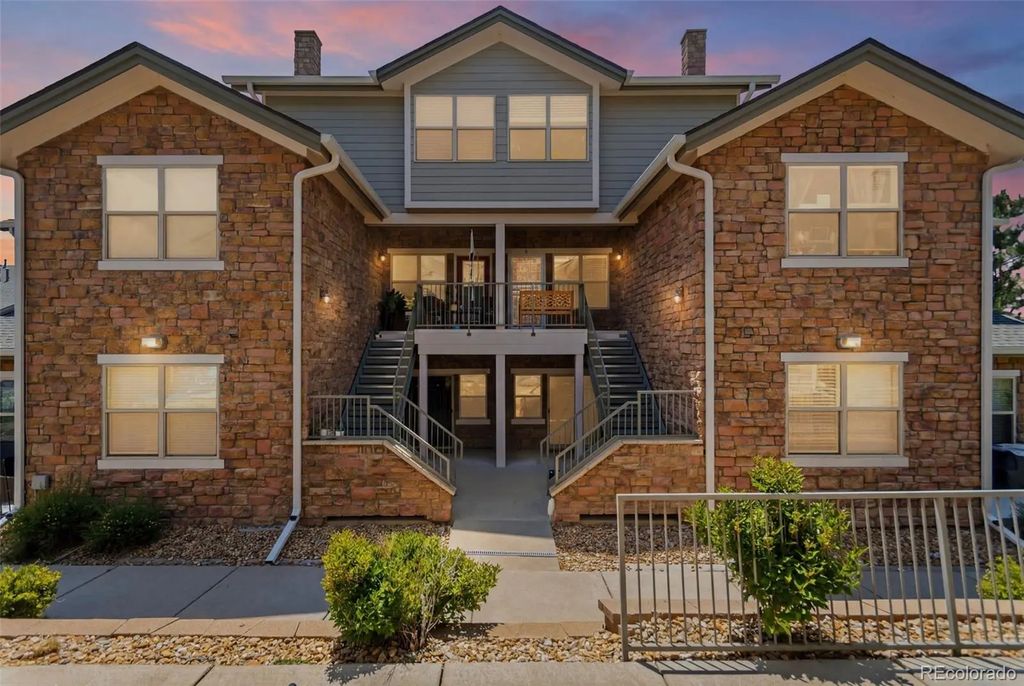 18611 E Water Drive E, Aurora