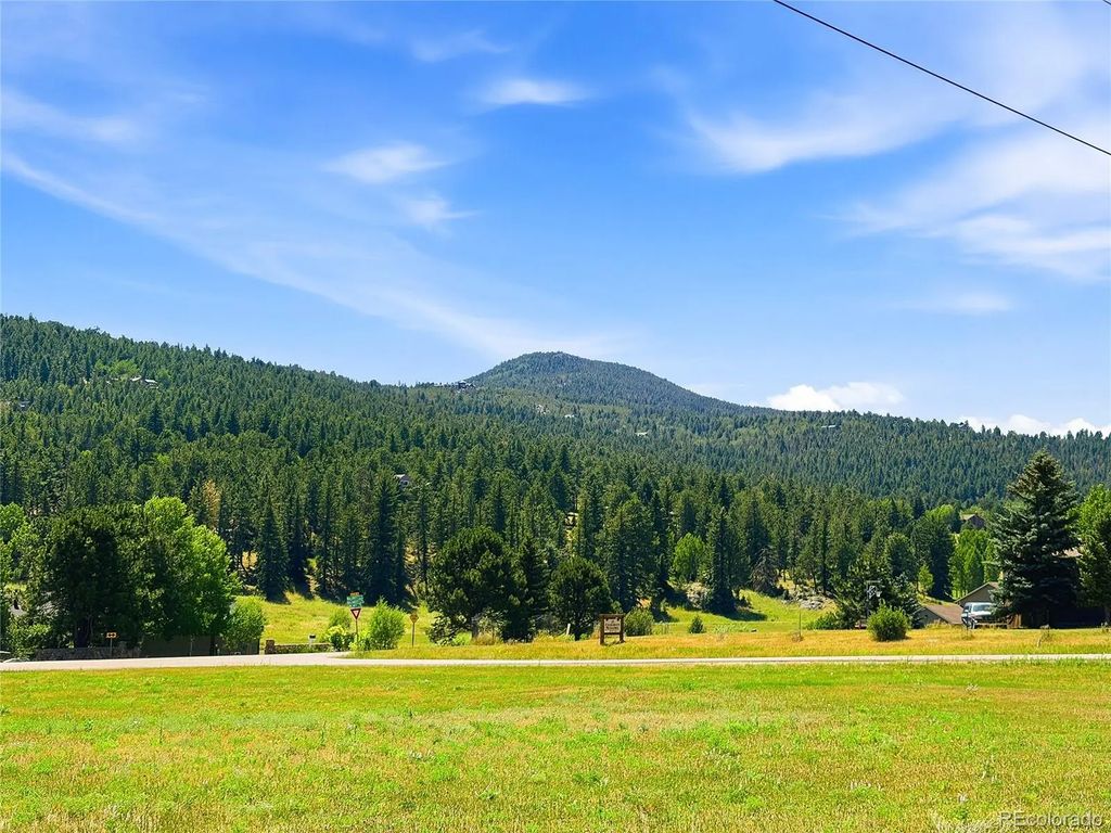 7665 Malamute Drive, Evergreen