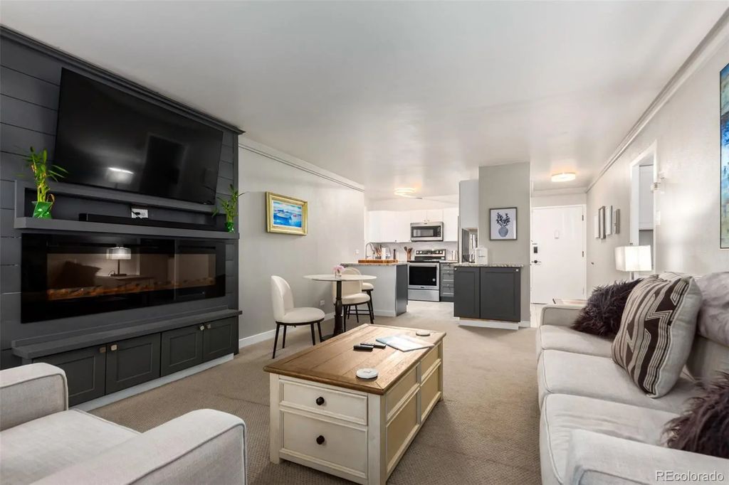 888 N Logan Street 2f, Denver