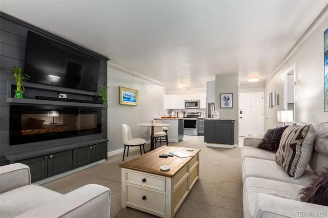 888 N Logan Street 2f, Denver