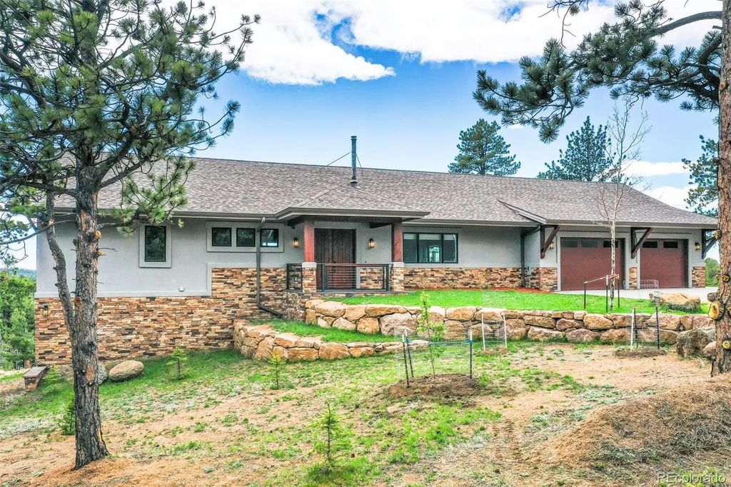 2754 County Rd 421, Florissant