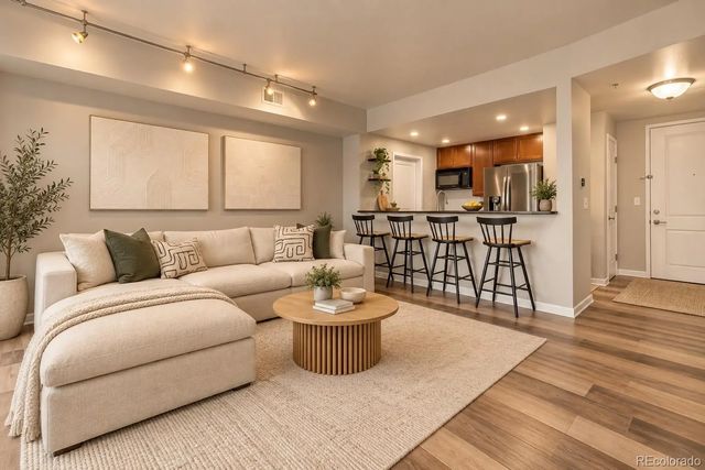 975 N Lincoln Street 11h, Denver
