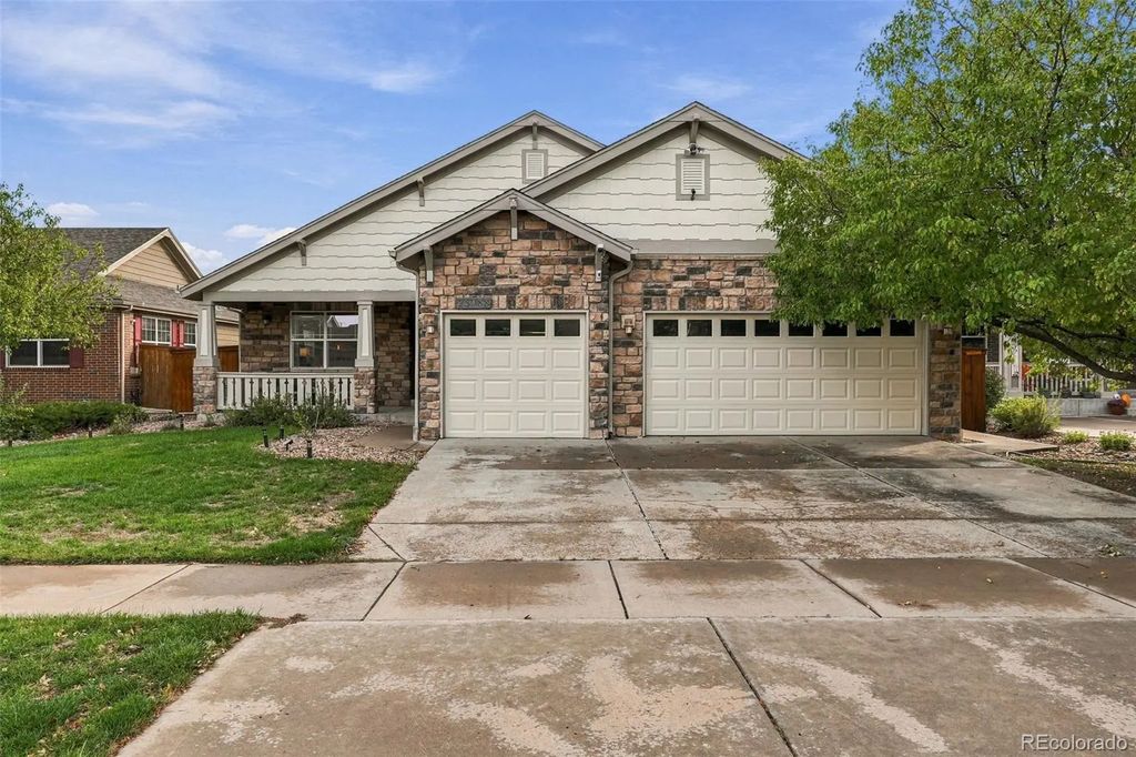 23988 E Bellewood Drive, Aurora