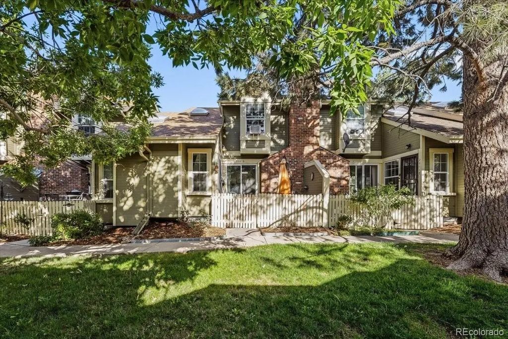 2011 S Helena Street D, Aurora