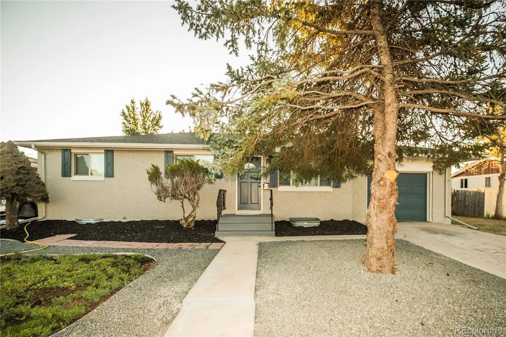 220 N 11th Avenue, Brighton