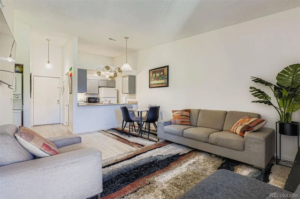 497 S Memphis Way 17, Aurora