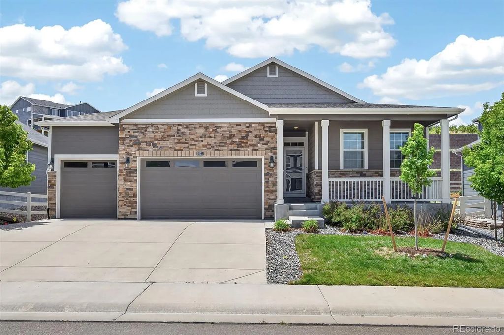 5921 Plains End Court, Castle Rock