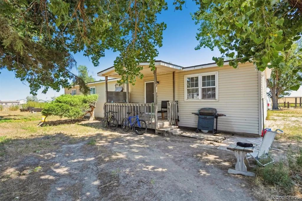 27882 County Road 16, Keenesburg