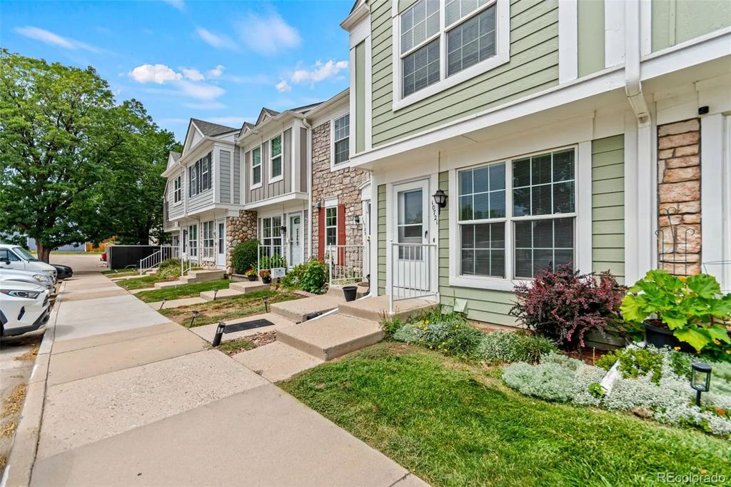 10721 W Dartmouth Avenue, Lakewood