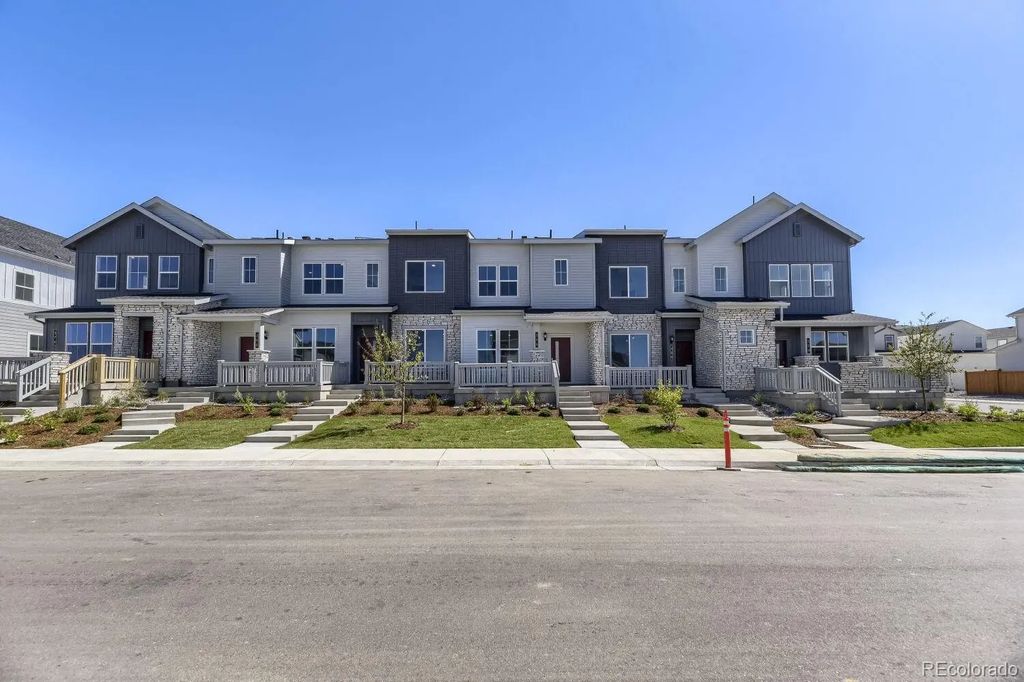 358 N Bersshine Court, Watkins