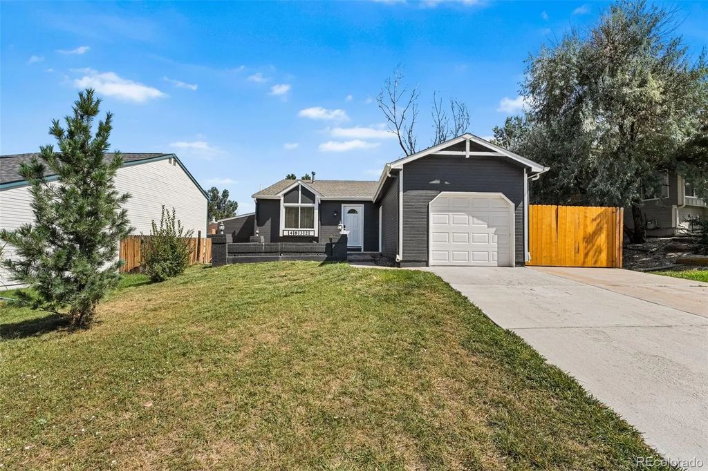 4832 S Genoa Street, Centennial