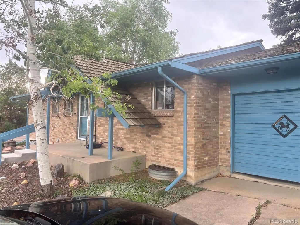 7600 S Kit Carson Drive, Centennial