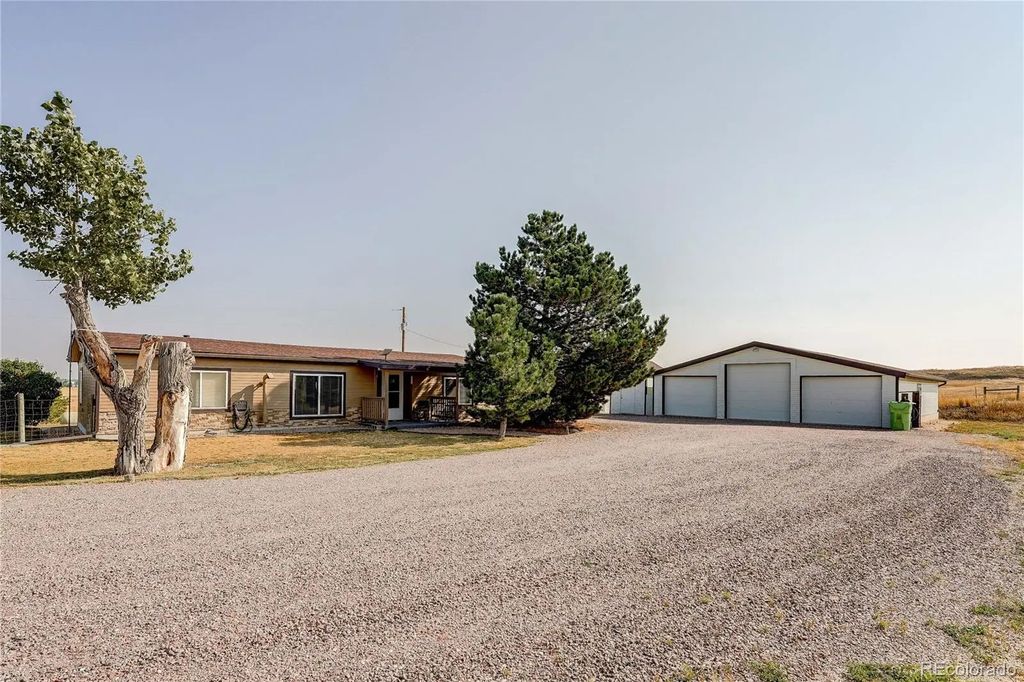 1250 County Road 166, Elizabeth